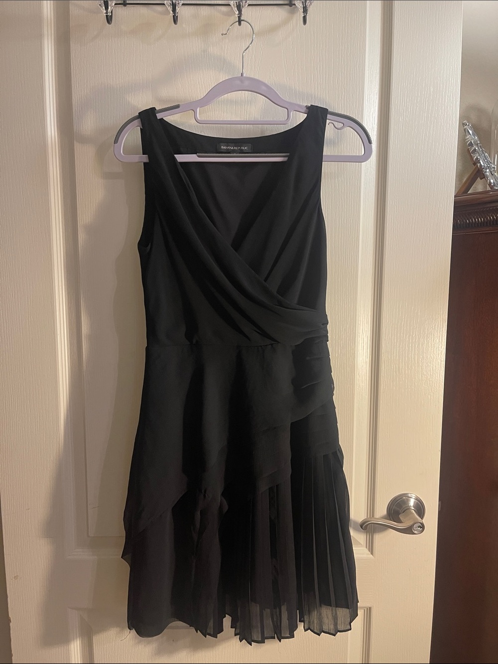 Banana Republic Black Sleeveless Pleated Layered Mini Dress